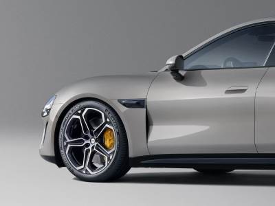 Xiaomi SU7 _ električni automobil _ Foto Xiaomi Lei Jun.jpg Xiaomi SU7 _ električni automobil _ Foto Xiaomi Lei Jun.jpg