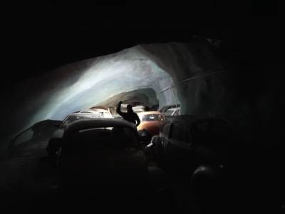 Volkswagen _ stari automobili _ rudnik Švajcarska _ Foto YouTube Exploring the Unbeaten Path (18).jpg  Volkswagen _ stari automobili _ rudnik Švajcarska _ Foto YouTube Exploring the Unbeaten Path (18).jpg