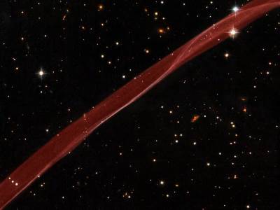 ostatak supernove _ crvena traka _ Foto Instagram NASA ESA Hubble Heritage Team.jpg ostatak supernove _ crvena traka _ Foto Instagram NASA ESA Hubble Heritage Team.jpg