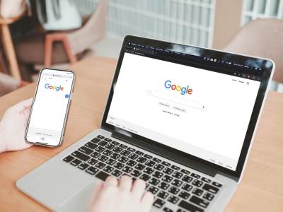 Google _ laptop _ telefon _ Foto Shutterstock.jpg Google _ laptop _ telefon _ Foto Shutterstock.jpg