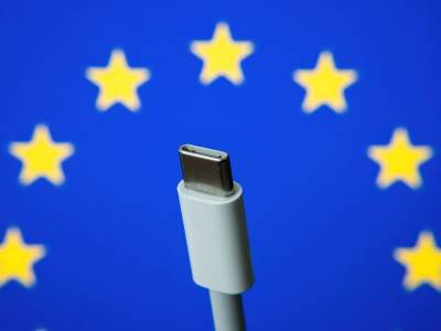 USB-C _ EU _ Foto Shutterstock.jpg USB-C _ EU _ Foto Shutterstock.jpg