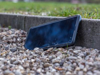 izgubljen telefon _ Shutterstock.jpg izgubljen telefon _ Shutterstock.jpg