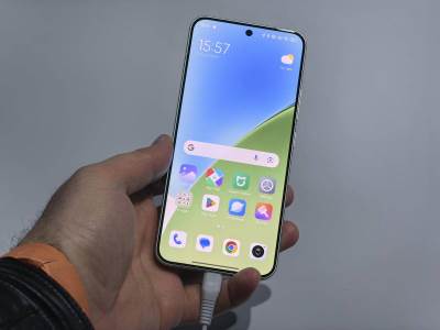 Xiaomi 15 izgled 4.jpg  Xiaomi 15 izgled 4.jpg