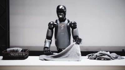 Robot slaže peškire 