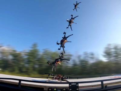 DART dron sleće na vozilo u pokretu 