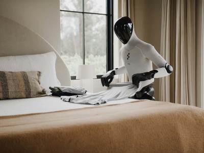 Figure 03 slaže veš  Figure 03 slaže veš