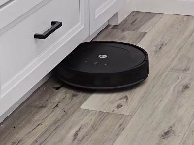  iRobot Roomba Essential Robot Vacuum Q0120 
