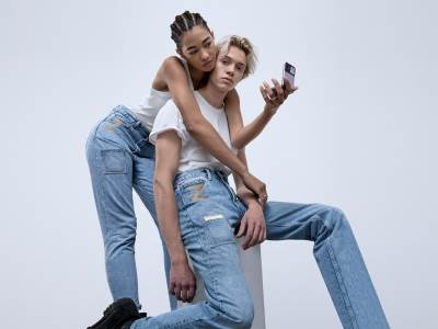 Samsung Galaxy Z Flip3 Džins farmerke DR Denim 2.jpg Samsung Galaxy Z Flip3 Džins farmerke DR Denim 2.jpg