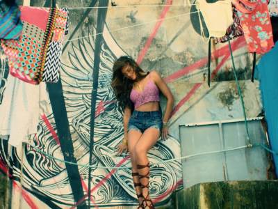  Devojka u Despacito spotu 