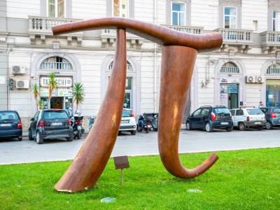 Spomenik broju Pi na Siciliji  Spomenik broju Pi na Siciliji