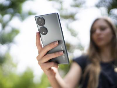 HONOR_70_3.jpg  HONOR_70_3.jpg