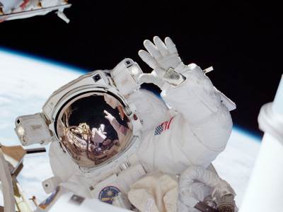 Žena iz Japana platila astronautu 30000 evra da se vrati na Zemlju prevara  Žena iz Japana platila astronautu 30000 evra da se vrati na Zemlju prevara