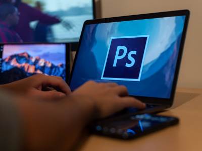 Adobe Photoshop InDesign Illustrator pretplata Pantone boje 