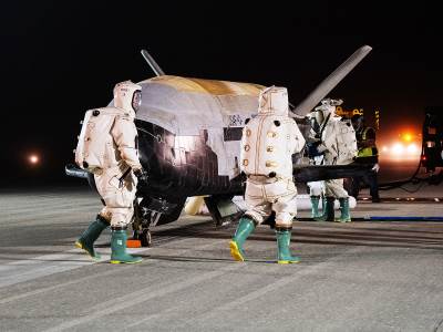 X 37B tajanstvena američka letelica sletela na zemlju nakon 908 dana u svemiru 