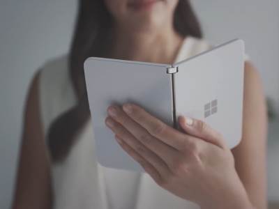 Surface Duo više neće imati dva ekrana, biće savitljiv 