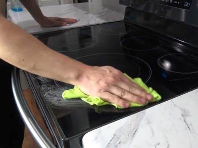 Kako očistiti šporet sa ravnom pločom ili ugradnu ploču za kuvanje 